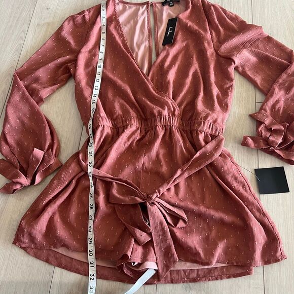 Lulu's Closer Look Dusty Rose Mauve Swiss Dot Tie Sleeve Romper Womens Sz XL - Picture 2 of 11
